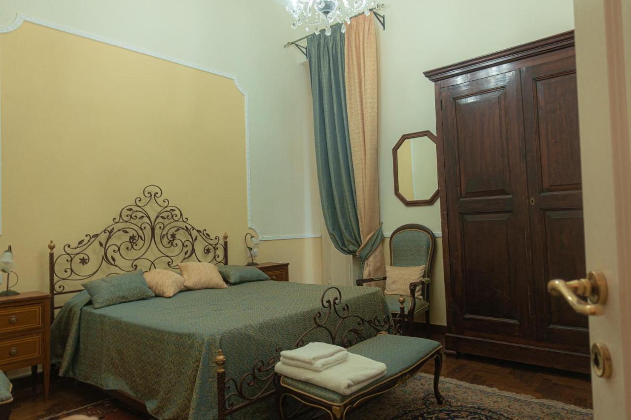 Palazzo Capece Apartment Caivano ภายนอก รูปภาพ