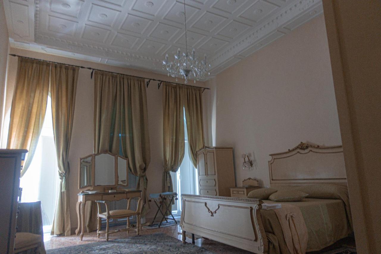 Palazzo Capece Apartment Caivano ภายนอก รูปภาพ