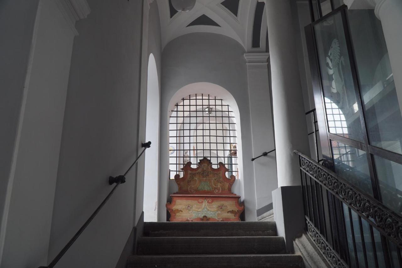 Palazzo Capece Apartment Caivano ภายนอก รูปภาพ