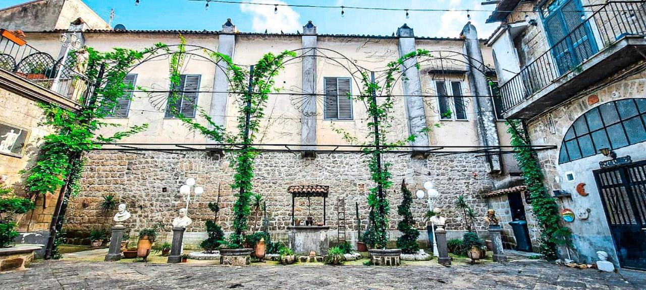 Palazzo Capece Apartment Caivano ภายนอก รูปภาพ