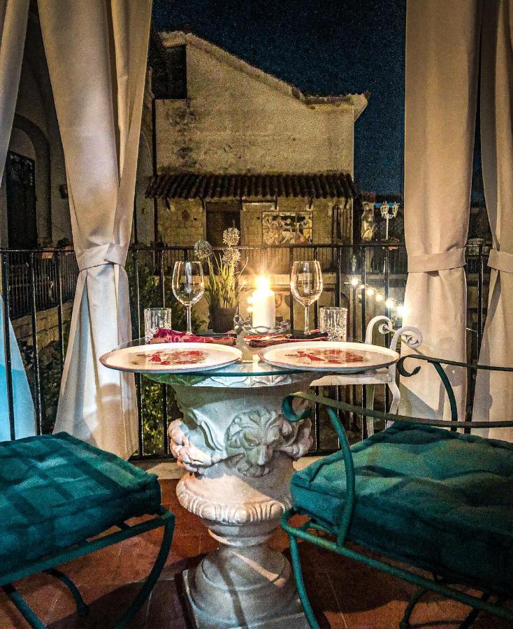Palazzo Capece Apartment Caivano ภายนอก รูปภาพ